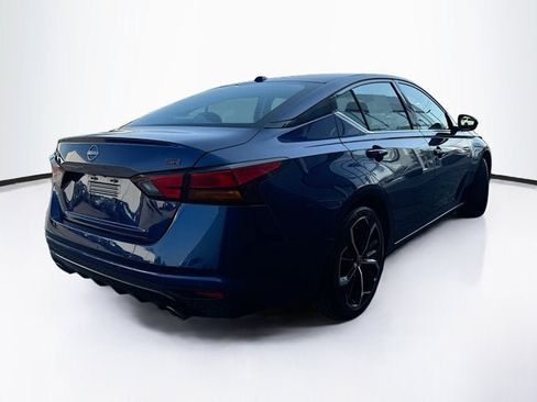 Used 2024 Nissan Altima 2.5 SR FWD image 5