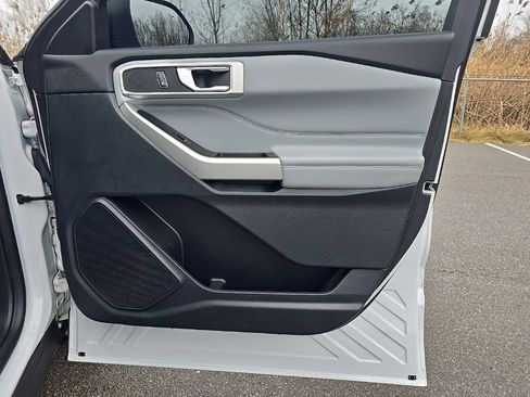 Used 2021 Ford Explorer XLT w/ Equipment Group 202A image 30