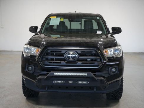 Used 2019 Toyota Tacoma SR RWD image 2