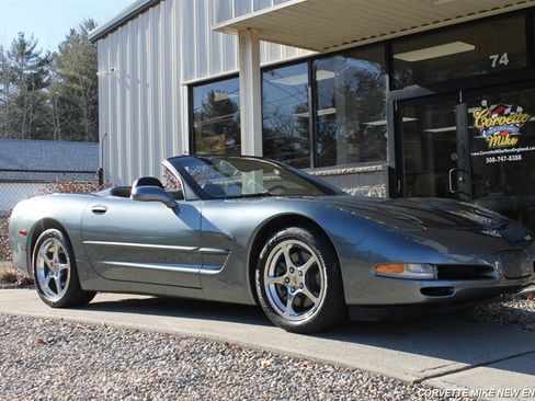 Used 2003 Chevrolet Corvette Coupe w/ Preferred Equipment Group1 RWD image 6