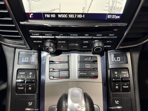 Used 2014 Porsche Panamera 4S Executive image 68