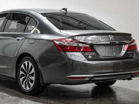 Used 2017 Honda Accord EX-L image 18