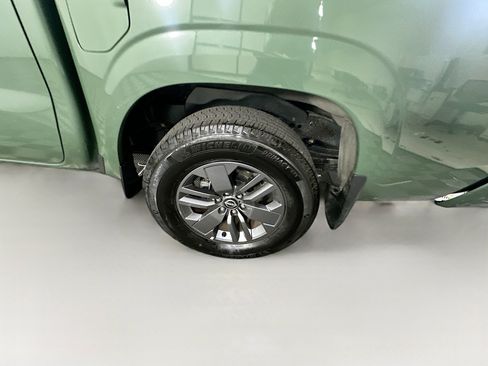 Used 2025 Nissan Frontier SV w/ SV Convenience Package image 11