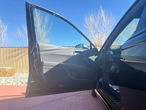 Used 2025 Toyota Camry SE image 9