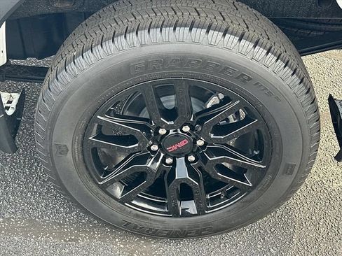 New 2025 GMC Sierra 1500 Pro w/ Graphite Edition AWD/4WD image 16