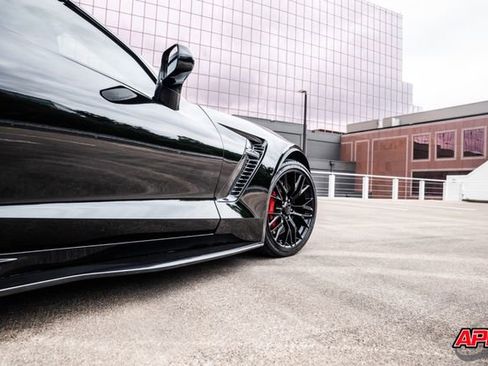 Used 2015 Chevrolet Corvette Z06 w/ 2LZ Preferred Equipment Group image 31