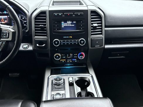 Used 2018 Ford Expedition Max XLT w/ Equipment Group 201A AWD/4WD image 13