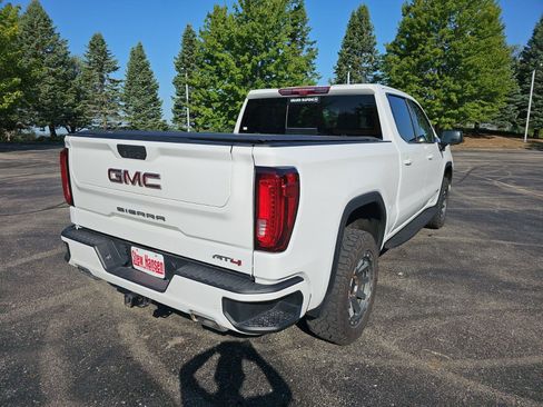 Used 2022 GMC Sierra 1500 AT4 w/ AT4 Premium Package AWD/4WD image 6