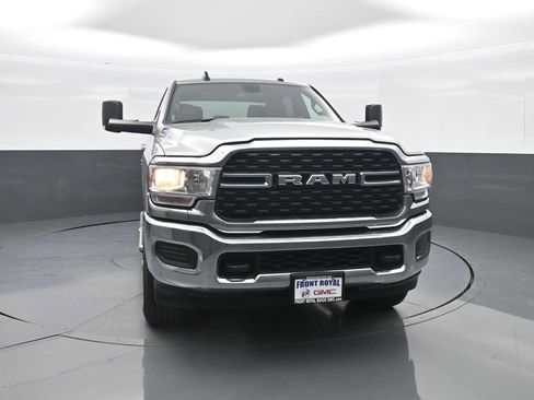 Used 2022 RAM 3500 Big Horn AWD/4WD image 2