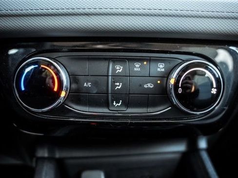 Used 2025 Chevrolet TrailBlazer LT image 22