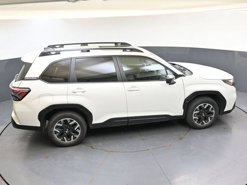 Used 2025 Subaru Forester Premium AWD/4WD image 41