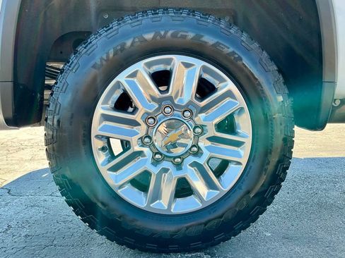 Used 2024 Chevrolet Silverado 2500 High Country w/ Technology Package AWD/4WD image 12