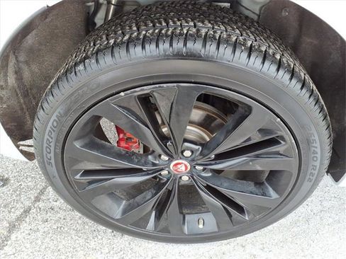 Used 2019 Jaguar F-PACE S image 6