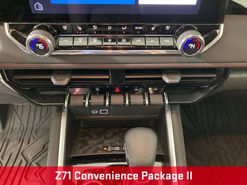 Used 2024 Chevrolet Colorado Z71 w/ Z71 Convenience Package 2 image 9