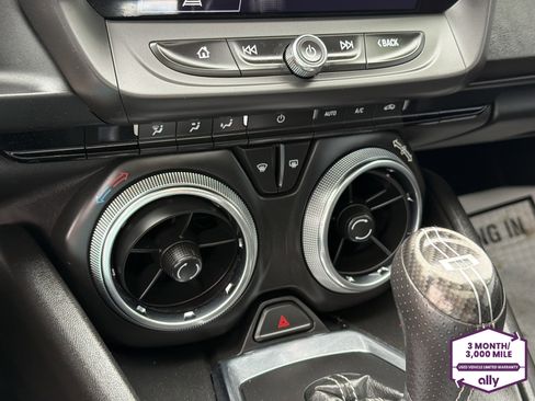 Used 2021 Chevrolet Camaro LT w/ Technology Package RWD image 22