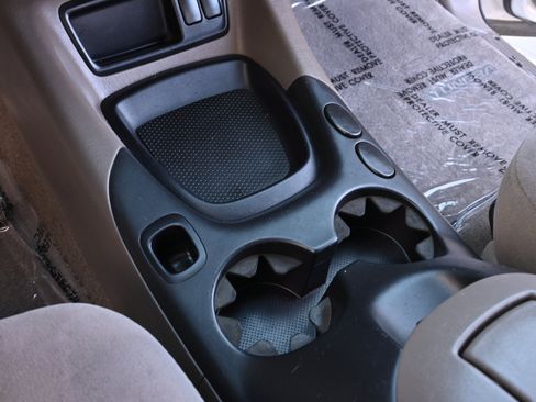 Used 2006 Toyota Tundra SR5 w/ All Weather Guard Pkg image 63