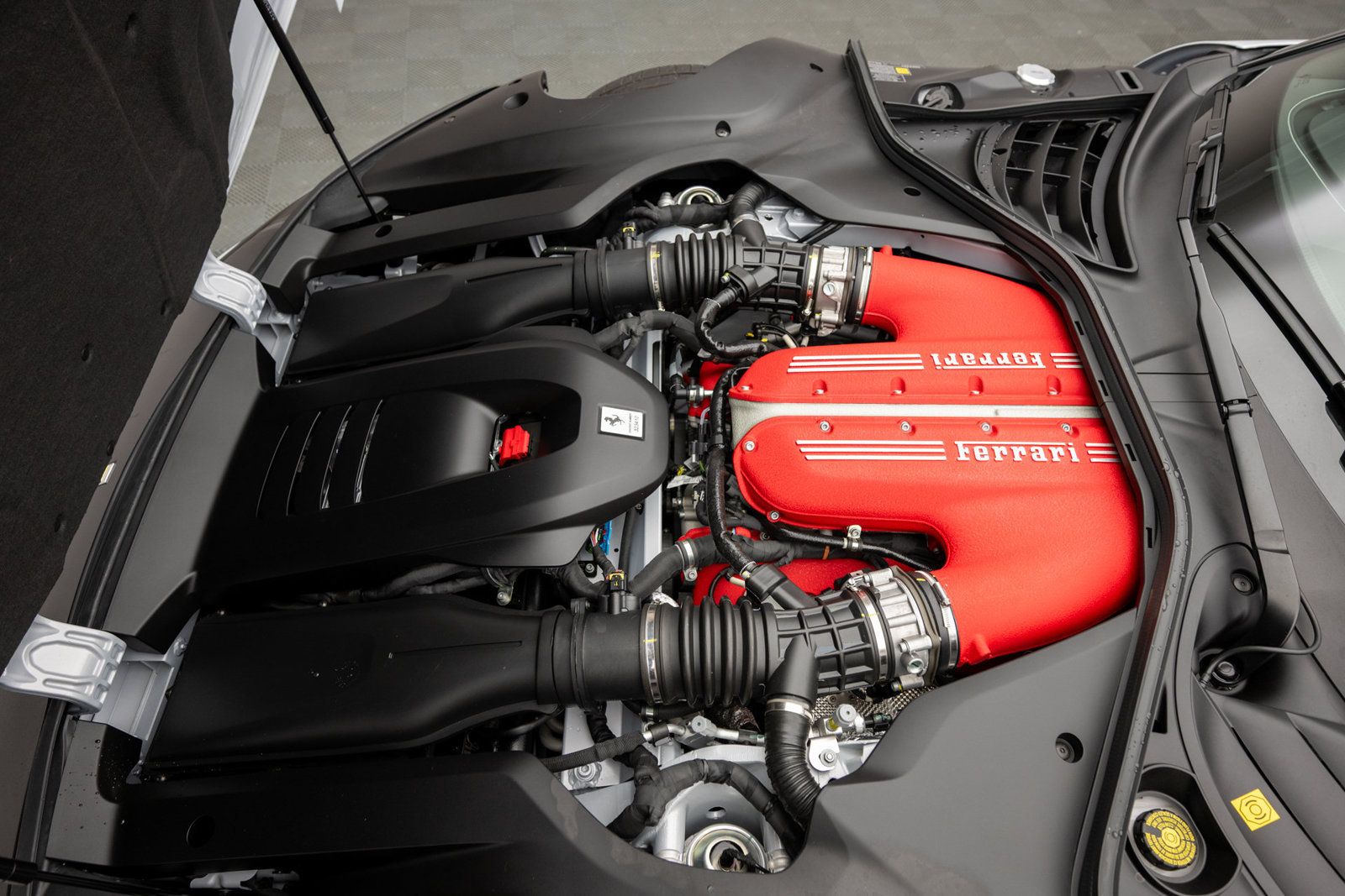 Used 2025 Ferrari 12Cilindri RWD image 39