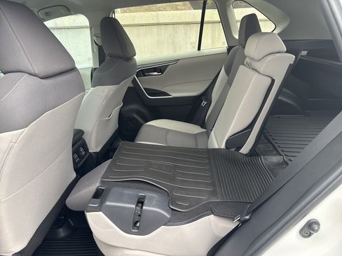 Used 2024 Toyota RAV4 XLE image 24