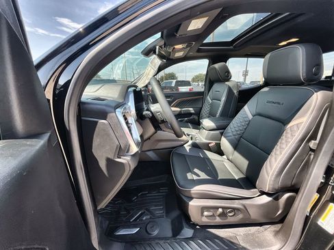 New 2026 GMC Canyon Denali w/ LPO, Denali Black Edition image 21