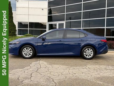 Used 2025 Toyota Camry LE FWD image 6