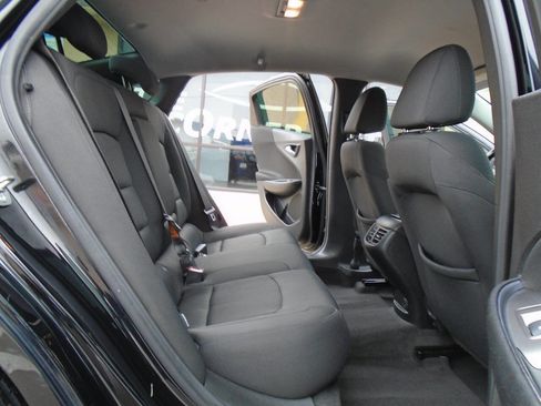 Used 2021 Chevrolet Malibu LT w/ Midnight Edition image 11