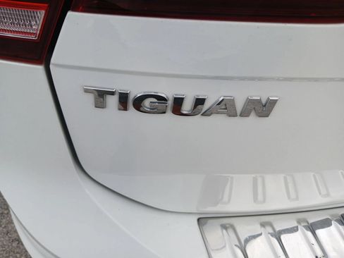 Used 2021 Volkswagen Tiguan S FWD image 14