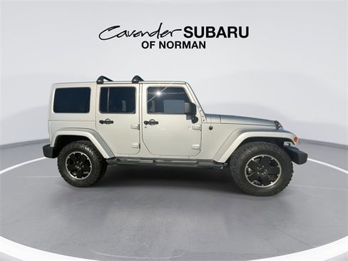 Used 2012 Jeep Wrangler Unlimited Sahara image 9