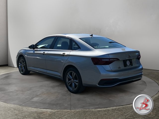 Used 2024 Volkswagen Jetta SE FWD image 5