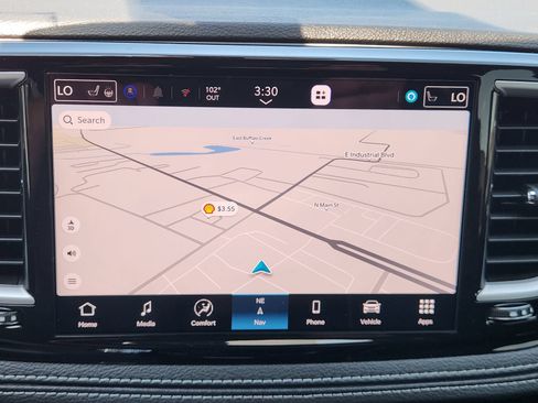 New 2027 Chrysler Pacifica Limited w/ Family Tech Group FWD image 15
