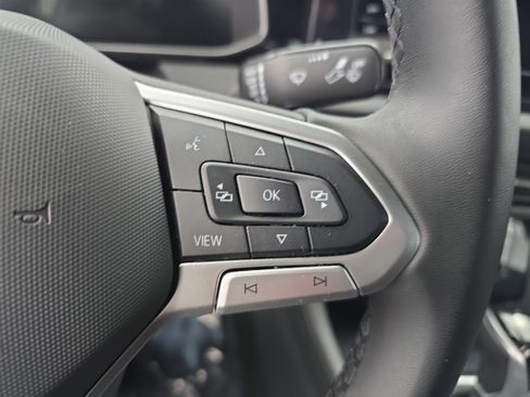 Certified 2025 Volkswagen Jetta Sport image 17