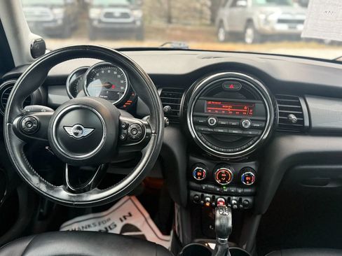 Used 2015 MINI Cooper 4-Door Hardtop image 23