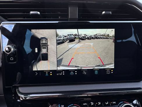 Used 2023 GMC Sierra 1500 AT4 w/ Technology Package AWD/4WD image 34