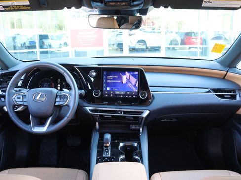 Used 2025 Lexus RX 350 FWD image 16