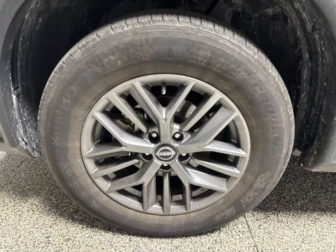 Used 2024 Nissan Rogue S AWD/4WD image 3