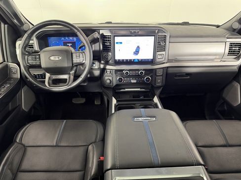 Used 2025 Ford F450 Platinum w/ FX4 Off-Road Package image 12