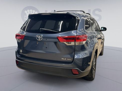 Used 2017 Toyota Highlander XLE image 5