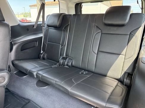 Used 2020 Chevrolet Suburban Premier AWD/4WD image 24