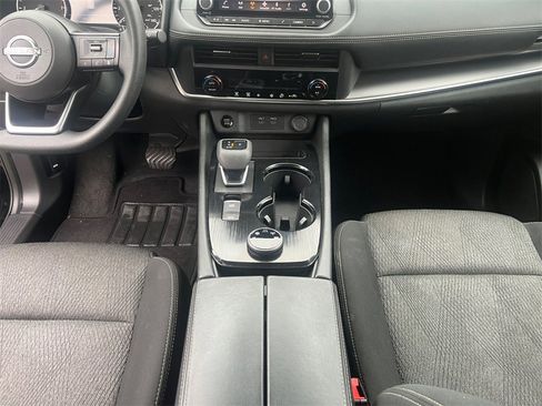 Used 2024 Nissan Rogue SV image 19