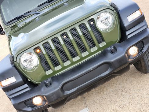 Used 2022 Jeep Wrangler Unlimited Sport AWD/4WD image 14