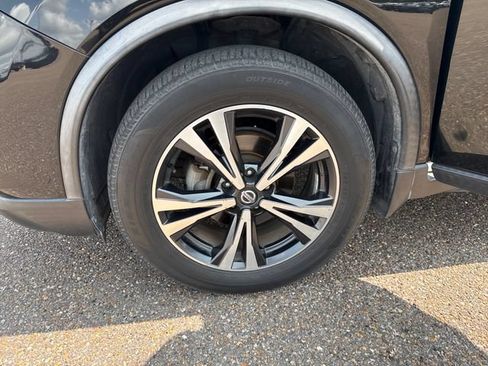 Certified 2019 Nissan Rogue SV w/ Sun & Sound Touring Package FWD image 15