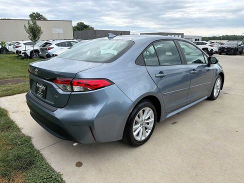 Used 2023 Toyota Corolla LE w/ LE Convenience Package FWD image 6