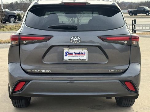 Used 2024 Toyota Highlander Limited image 5