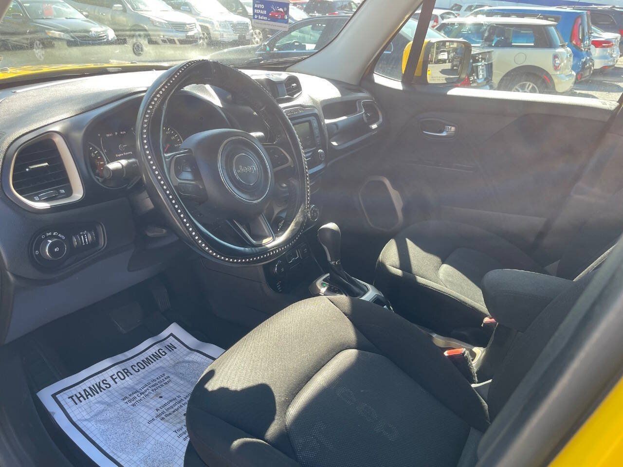 Used 2017 Jeep Renegade Latitude AWD/4WD image 10