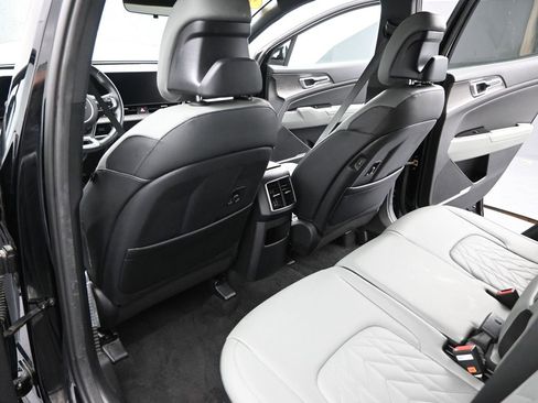 Certified 2023 Kia Sportage X-Line w/ X-Line Premium Package image 16