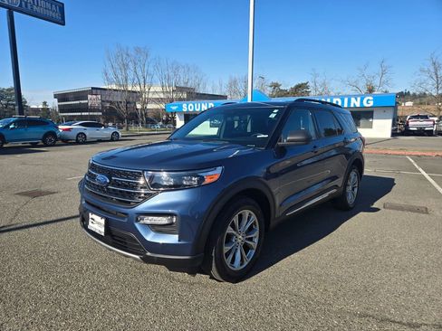 Used 2020 Ford Explorer XLT w/ Equipment Group 202A image 1
