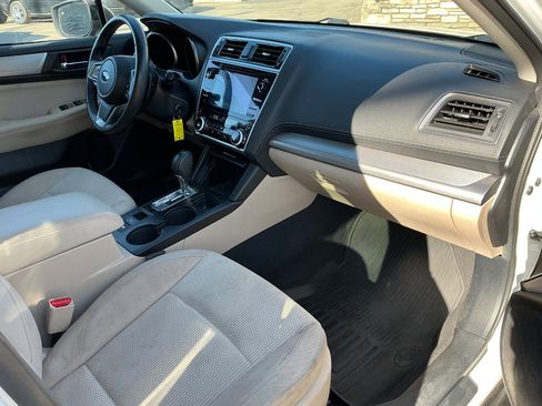 Used 2019 Subaru Outback 2.5i Premium image 9