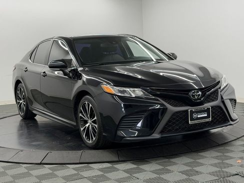 Used 2020 Toyota Camry SE w/ Audio Package FWD image 8
