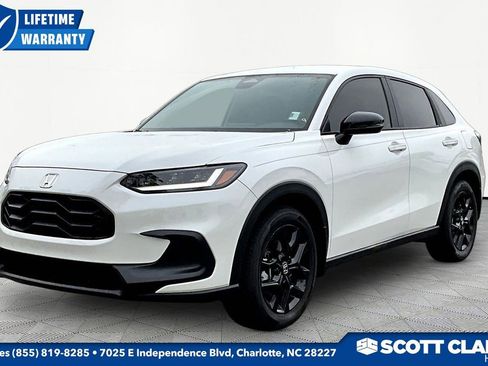 Used 2025 Honda HR-V Sport image 3