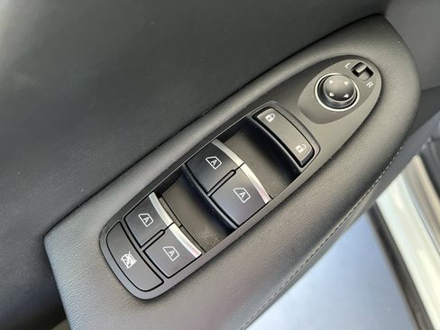 Used 2020 INFINITI QX50 Essential w/ Edition 30 Package FWD image 12