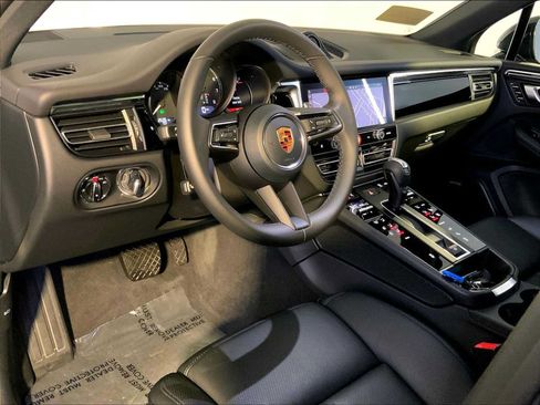 Used 2026 Porsche Macan AWD/4WD image 4